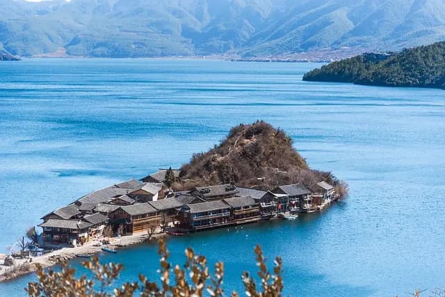 Les îles les plus mystérieuses à explorer : un guide complet