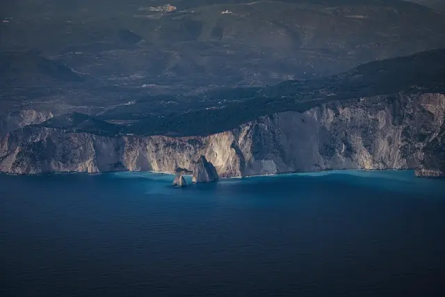 Les îles les plus mystérieuses à explorer : un guide complet