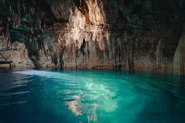 Les mystères géographiques des rivières souterraines à explorer