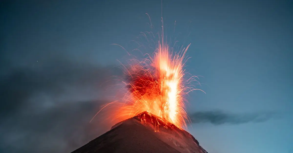Les volcans actifs : comprendre leur rôle en géographie