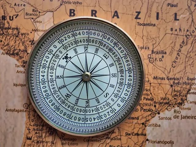 Explorer le monde à travers les cartes anciennes et modernes