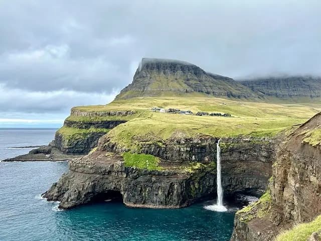 Les îles mystérieuses à explorer : trésors cachés du monde