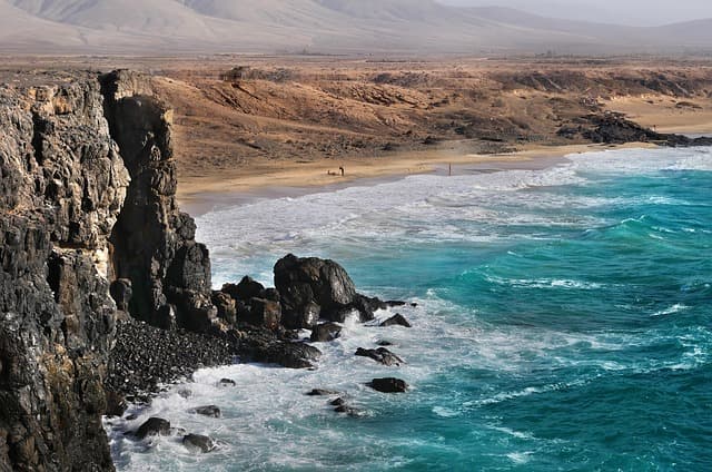 Explorer les merveilles géographiques cachées des îles mystérieuses